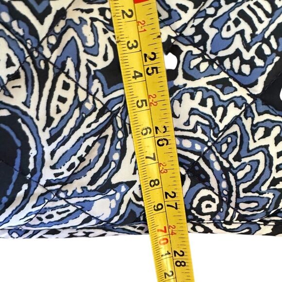 Jones New York Women's Blue Paisley Quilted Button Jacket. Front pockets.  Large - Picture 7 of 9